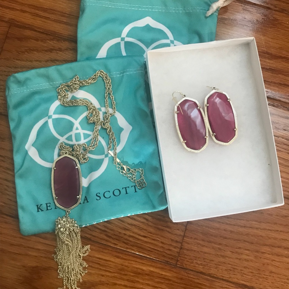 Kendra Scott necklace and earring set.